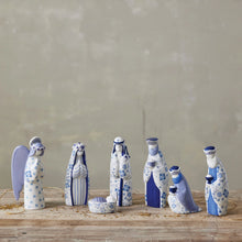  Ceramic Nativity with Floral Pattern, Blue & White, Set of 7
